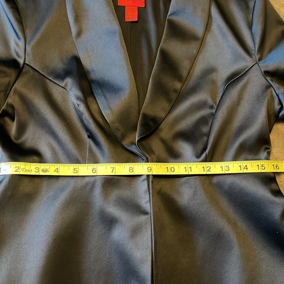 JS COLLECTIONS | Cropped Satin Blazer - sz 8 - Picture 14 of 16